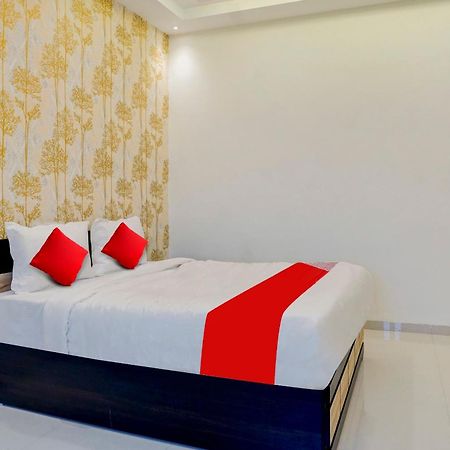 Collection O Golden Leaf Hotel Hinjawadi Bagian luar foto